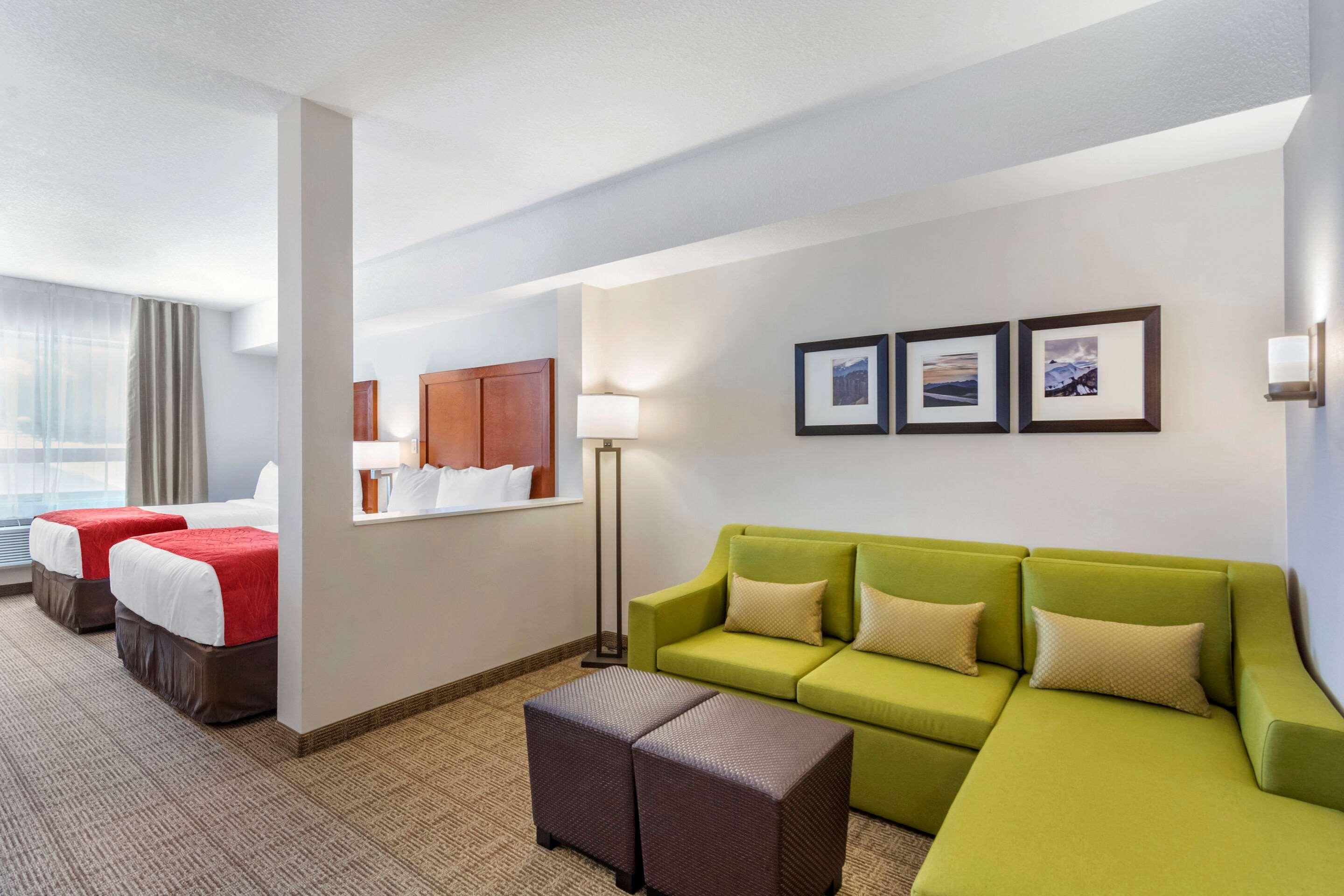 Comfort Inn & Suites Valemount Exterior photo